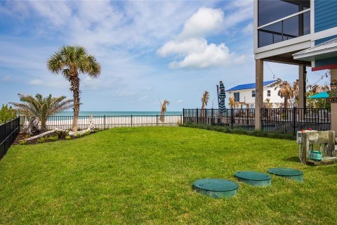 House in Captiva, Florida 4 bedrooms, 196.49 sq.m. № 1684946 - photo 9