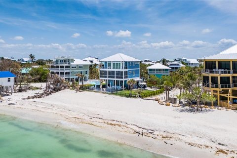 House in Captiva, Florida 4 bedrooms, 196.49 sq.m. № 1684946 - photo 13