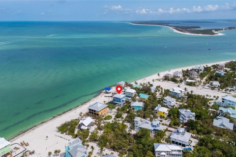 House in Captiva, Florida 4 bedrooms, 196.49 sq.m. № 1684946 - photo 18