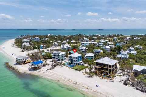 House in Captiva, Florida 4 bedrooms, 196.49 sq.m. № 1684946 - photo 17