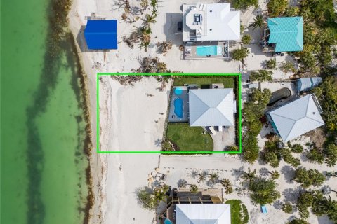 House in Captiva, Florida 4 bedrooms, 196.49 sq.m. № 1684946 - photo 14