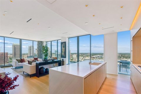 Appartement à louer à Tampa, Floride: 3 chambres, 221.85 m2 № 2219163 - photo 2