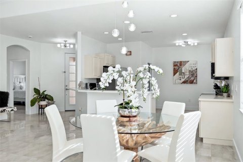 Villa ou maison à vendre à Sarasota, Floride: 2 chambres, 179.3 m2 № 2233726 - photo 17