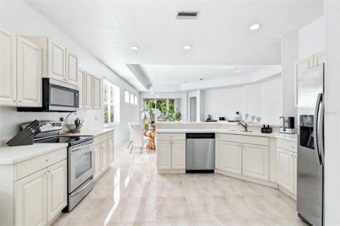Villa ou maison à vendre à Sarasota, Floride: 2 chambres, 179.3 m2 № 2233726 - photo 13