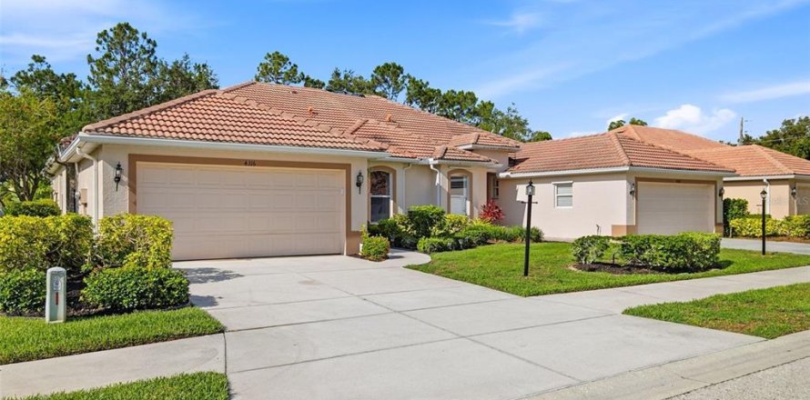 Villa ou maison à Sarasota, Floride 2 chambres, 179.3 m2 № 2233726
