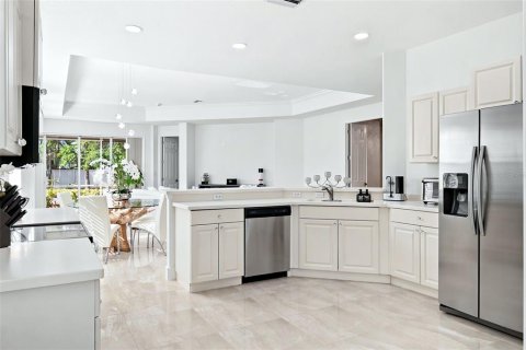 Villa ou maison à vendre à Sarasota, Floride: 2 chambres, 179.3 m2 № 2233726 - photo 14