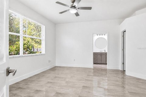 Villa ou maison à vendre à Sarasota, Floride: 2 chambres, 179.3 m2 № 2233726 - photo 23