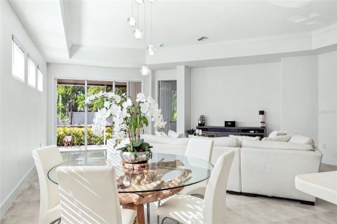Villa ou maison à vendre à Sarasota, Floride: 2 chambres, 179.3 m2 № 2233726 - photo 16