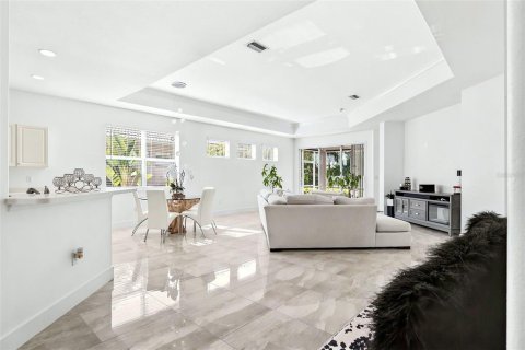 Villa ou maison à vendre à Sarasota, Floride: 2 chambres, 179.3 m2 № 2233726 - photo 6