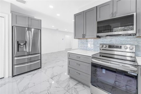 Villa ou maison à vendre à Saint Petersburg, Floride: 3 chambres, 141.49 m2 № 2235898 - photo 4