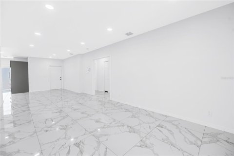 Villa ou maison à vendre à Saint Petersburg, Floride: 3 chambres, 141.49 m2 № 2235898 - photo 8