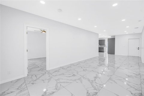 Villa ou maison à vendre à Saint Petersburg, Floride: 3 chambres, 141.49 m2 № 2235898 - photo 9