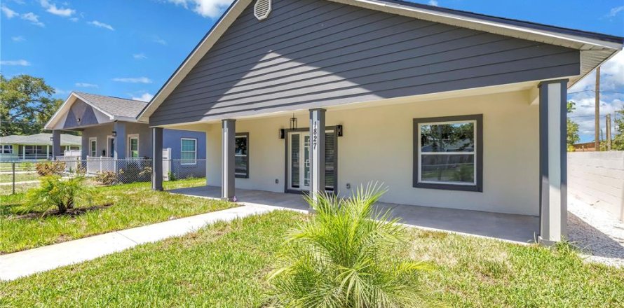 Villa ou maison à Saint Petersburg, Floride 3 chambres, 141.49 m2 № 2235898