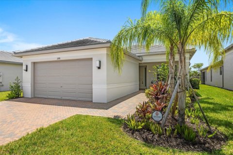 House in Port St. Lucie, Florida 3 bedrooms, 198.44 sq.m. № 2315704