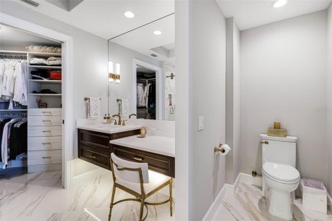 Condo in Fort Myers, Florida, 3 bedrooms  № 1609901 - photo 19