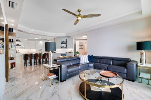 Condo in Fort Myers, Florida, 3 bedrooms  № 1609901 - photo 1
