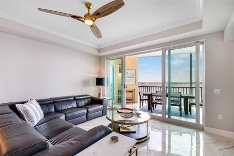 Condo in Fort Myers, Florida, 3 bedrooms  № 1609901 - photo 11