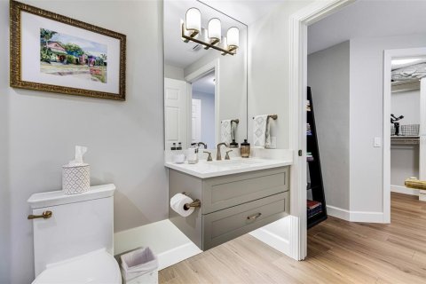 Condo in Fort Myers, Florida, 3 bedrooms  № 1609901 - photo 25
