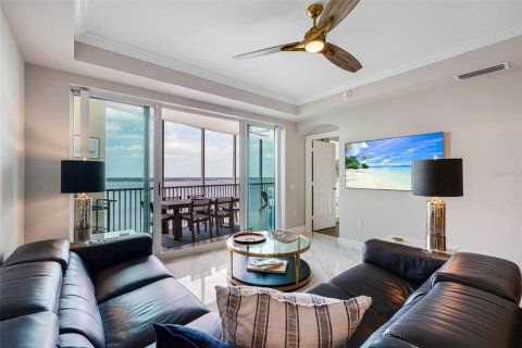 Condo in Fort Myers, Florida, 3 bedrooms  № 1609901 - photo 10