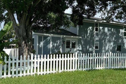 House in Palm Harbor, Florida 3 bedrooms, 138.89 sq.m. № 2418413 - photo 24