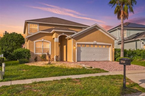 Villa ou maison à Davenport, Floride 5 chambres, 221.2 m2 № 2310424
