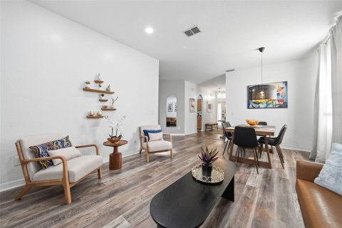 Villa ou maison à vendre à Davenport, Floride: 5 chambres, 221.2 m2 № 2310424 - photo 5