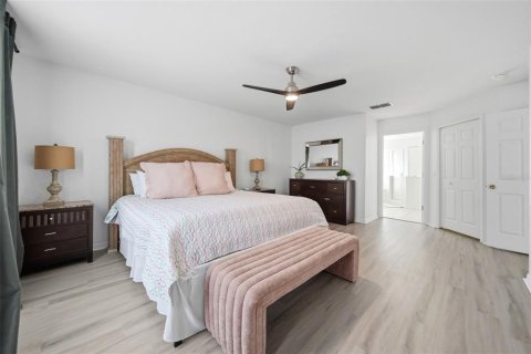 Villa ou maison à vendre à Davenport, Floride: 5 chambres, 221.2 m2 № 2310424 - photo 19