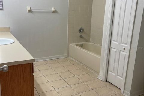 Touwnhouse à louer à Tampa, Floride: 2 chambres, 149.2 m2 № 2156420 - photo 12