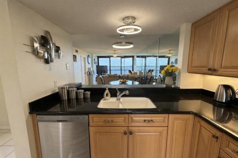 Copropriété à vendre à Port Richey, Floride: 2 chambres, 95.22 m2 № 2259159 - photo 9