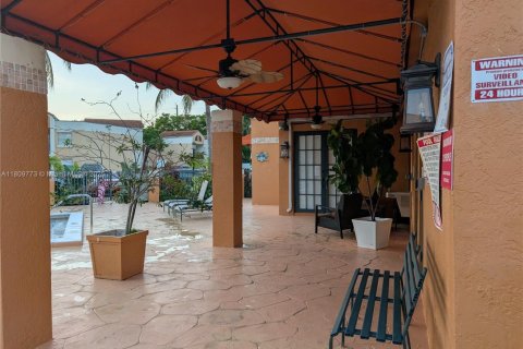 Copropriété à vendre à Hialeah, Floride: 2 chambres, 88.26 m2 № 1939518 - photo 28