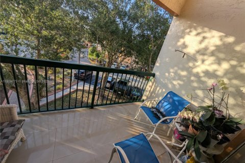 Condominio en venta en Hialeah, Florida, 2 dormitorios, 88.26 m2 № 1939518 - foto 9