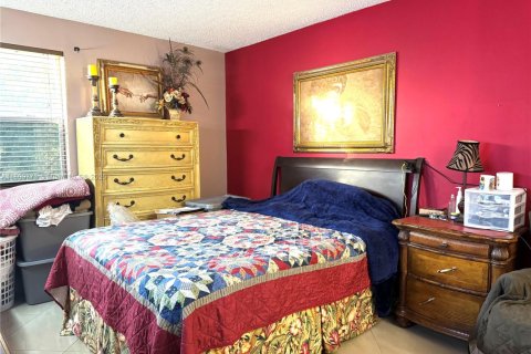 Condominio en venta en Hialeah, Florida, 2 dormitorios, 88.26 m2 № 1939518 - foto 21
