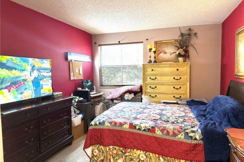 Copropriété à vendre à Hialeah, Floride: 2 chambres, 88.26 m2 № 1939518 - photo 20