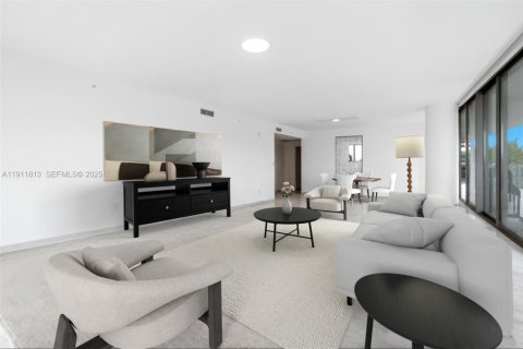 Condo in Key Biscayne, Florida, 4 bedrooms № 2082299 - photo 21