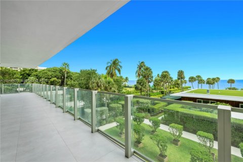 Condo in Key Biscayne, Florida, 4 bedrooms № 2082299 - photo 30