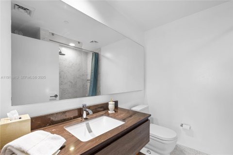 Condo in Key Biscayne, Florida, 4 bedrooms № 2082299 - photo 14