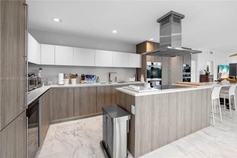 Condo in Key Biscayne, Florida, 4 bedrooms № 2082299 - photo 15