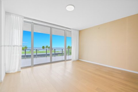 Condo in Key Biscayne, Florida, 4 bedrooms № 2082299 - photo 8