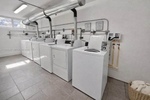 Appartement à louer à Miami, Floride: 2949.65 m2 № 2058908 - photo 15