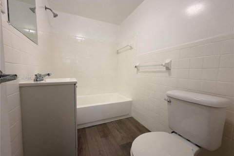 Appartement à louer à Miami, Floride: 2949.65 m2 № 2058908 - photo 6
