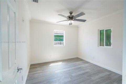 Villa ou maison à vendre à Miami Gardens, Floride: 3 chambres, 91.79 m2 № 1895766 - photo 6