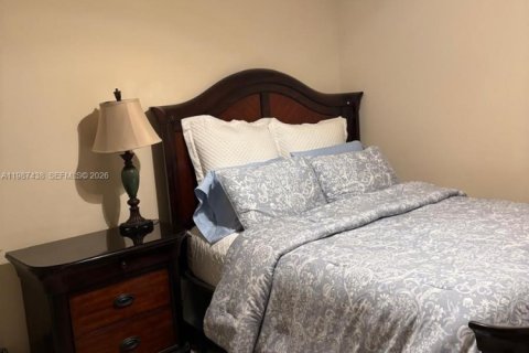 Снять в аренду виллу или дом в Майами, Флорида 2 спальни, 134.34м2, № 2048748 - фото 3