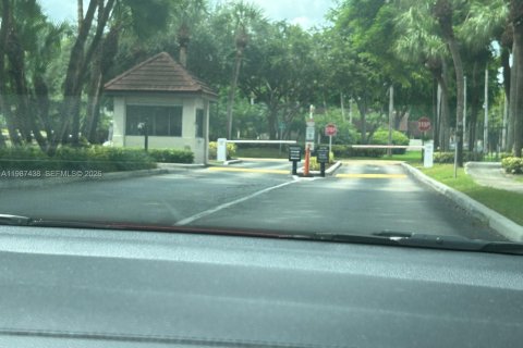 Дом в Майами, Флорида 2 спальни, 134.34м2 № 2048748