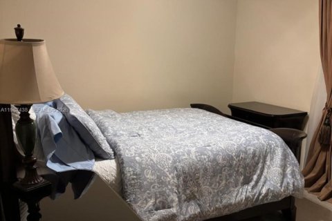 Снять в аренду виллу или дом в Майами, Флорида 2 спальни, 134.34м2, № 2048748 - фото 4