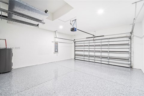 Купить виллу или дом в Лихай-Эйкерс, Флорида 3 спальни, № 1991938 - фото 23