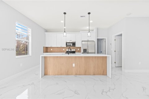 Купить виллу или дом в Лихай-Эйкерс, Флорида 3 спальни, № 1991938 - фото 4