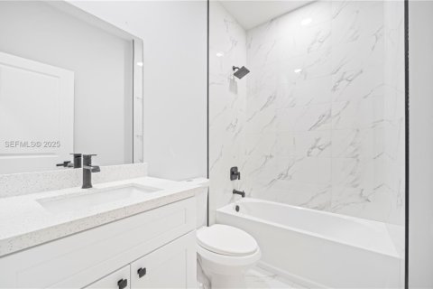 Купить виллу или дом в Лихай-Эйкерс, Флорида 3 спальни, № 1991938 - фото 17