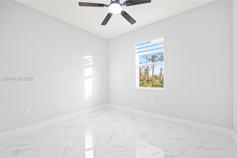 Купить виллу или дом в Лихай-Эйкерс, Флорида 3 спальни, № 1991938 - фото 19