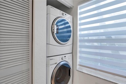 Снять в аренду таунхаус в Мирамар, Флорида 3 спальни, 116.22м2, № 2007876 - фото 11