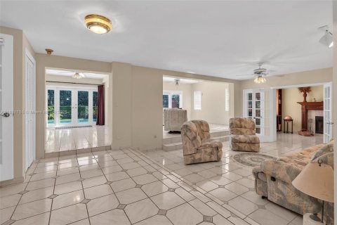 Купить виллу или дом в Майами-Бич, Флорида 5 спален, 558.44м2, № 1755891 - фото 11